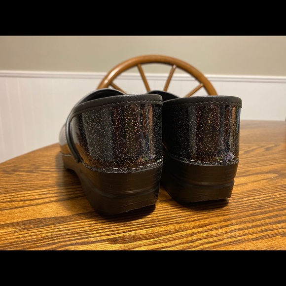 Dansko nursing clogs - Picture 6 of 7